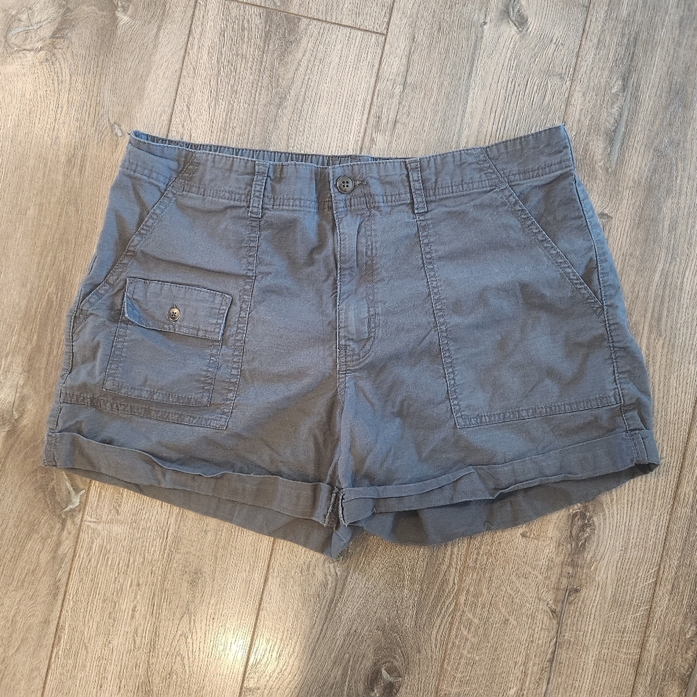 Time and Tru Gray Cargo Shorts with Utility Pockets